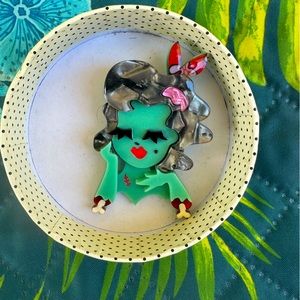 Drop Dead Gorgeous Erstwilder Halloween Zombie Pinup Girl Brooch